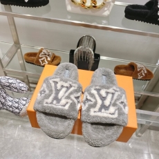 Louis Vuitton Slippers